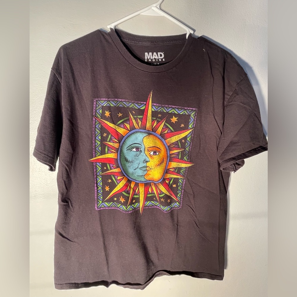 Sun and moon graphic tee